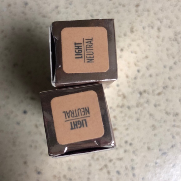 ❌SOLD❌Travel size Urban Decay concealer - Picture 3 of 3